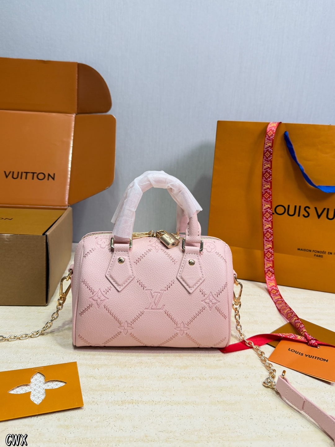 Louis Vuitton LV Speedy Women's Chip Enabled | Luxury Designer Fashion Accessory